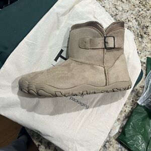 Brand New Hike Barefoot Boots Plus Insoles!